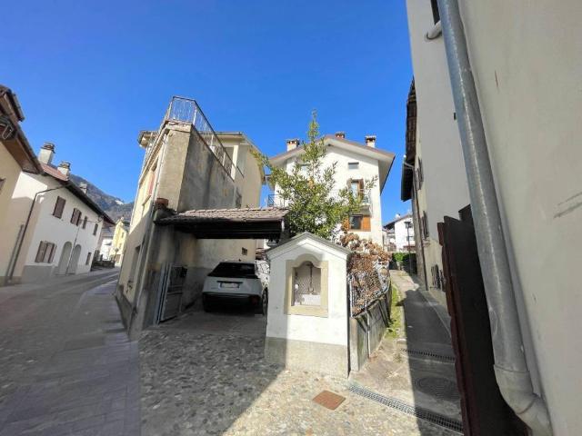Villa Indipendente in vendita a Arta Terme, Friuli-Venezia Giulia