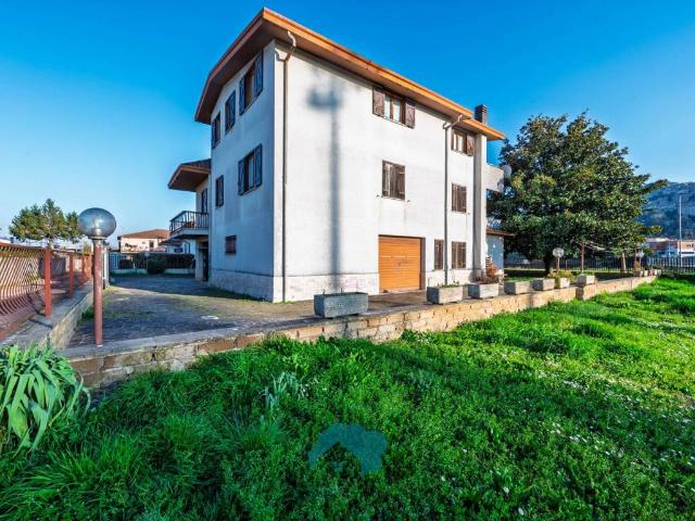 Villa Indipendente in vendita a Puzzariga, Roma Capitale