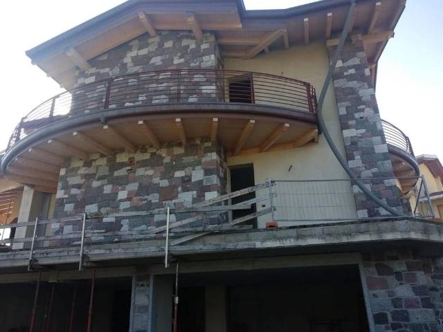Villa Indipendente in vendita a Comunità montana della valle Camonica, Artogne