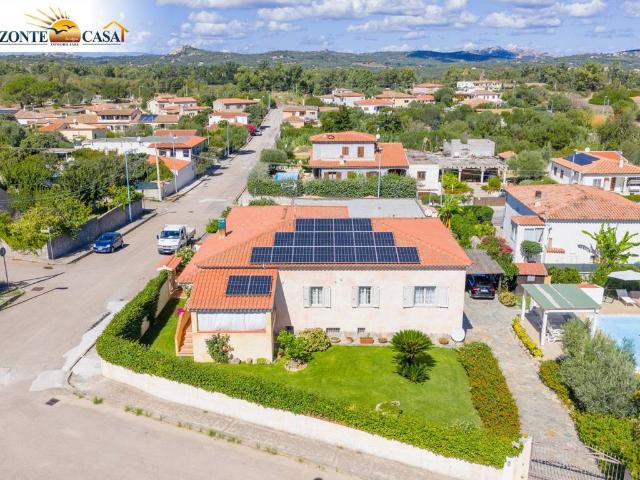 Villa Indipendente in vendita a Alzachèna/Arzachena, Arzachena
