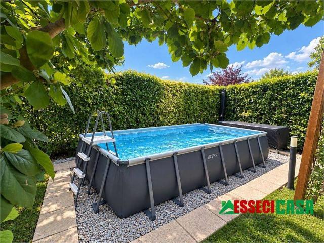 Villa Indipendente in vendita a Arzago d'Adda, Bergamo