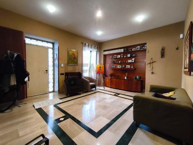 Villa Indipendente in vendita a Arzano, Campania