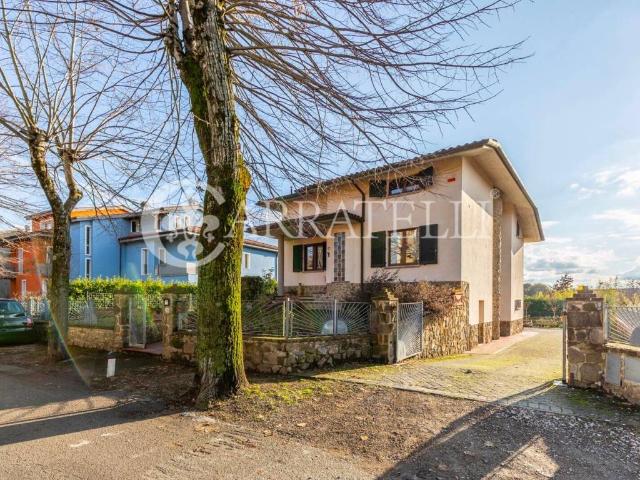 Villa Indipendente in vendita a Asciano, Toscana
