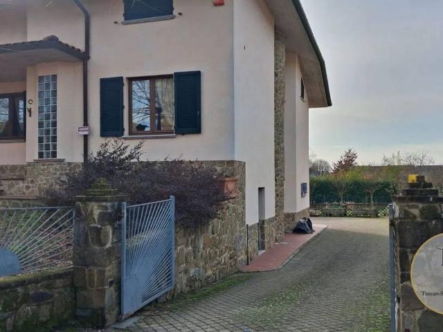 Villa Indipendente in vendita a Asciano, Toscana