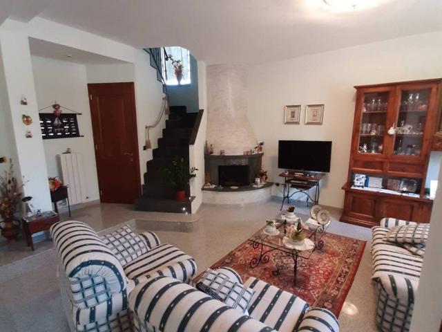 Villa Indipendente in vendita a Il Piano, Asciano