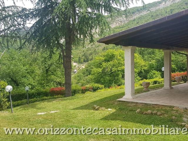 Villa Indipendente in vendita a Marche, Ascoli Piceno