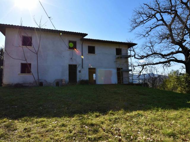 Villa Indipendente in vendita a Campo Parignano, Marche
