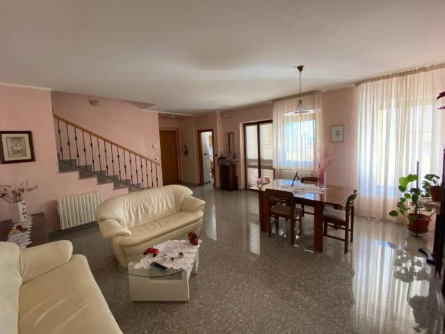 Villa Indipendente in vendita a Marche, Ascoli Piceno