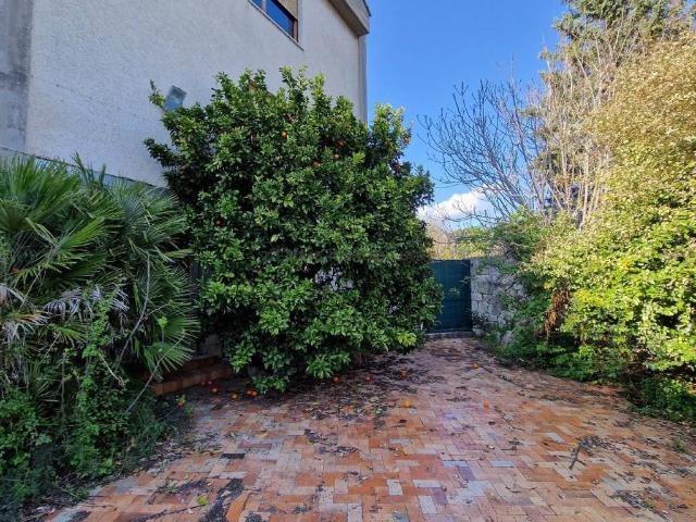 Villa Indipendente in vendita a Borgo Chiaro, Marche