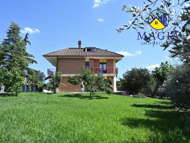 Villa Indipendente in vendita a Marche, Ascoli Piceno