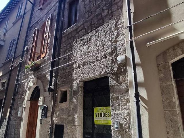 Villa Indipendente in vendita a Santa Maria Intervineas, Marche