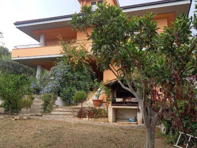 Villa Indipendente in vendita a Lisciano, Ascoli Piceno