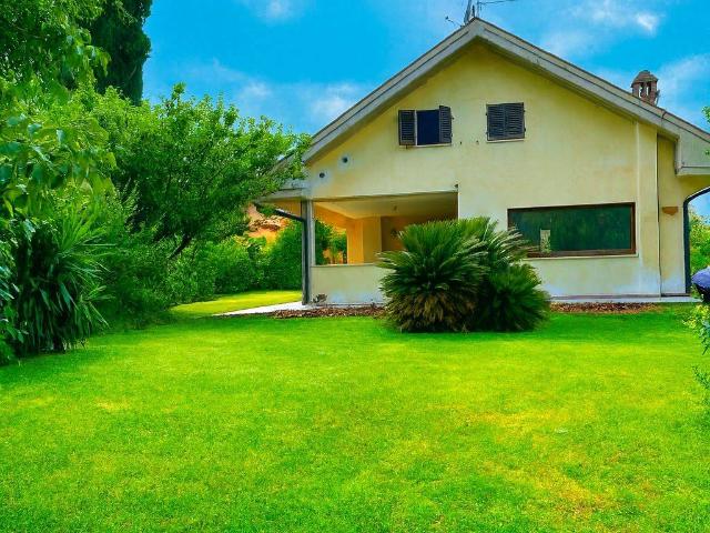 Villa Indipendente in vendita a Marche, Ascoli Piceno