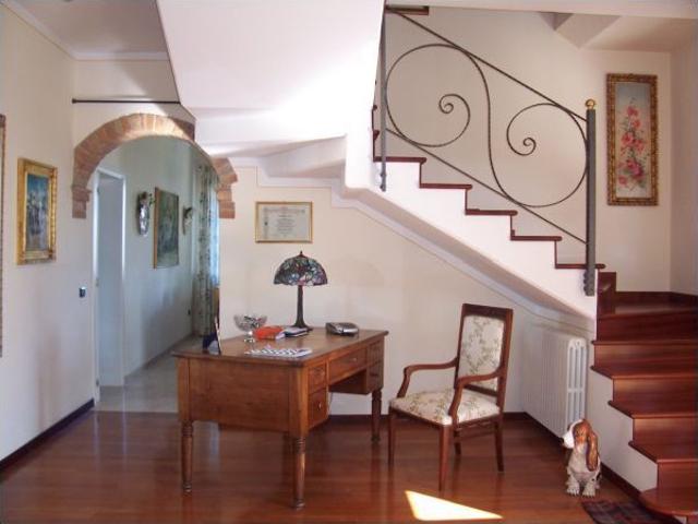 Villa Indipendente in vendita a Cavignano, Marche