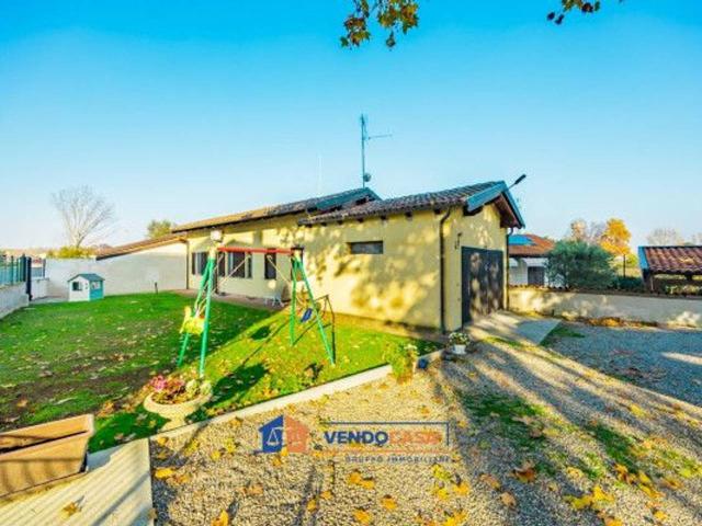 Villa Indipendente in vendita a Piemonte, Vercelli