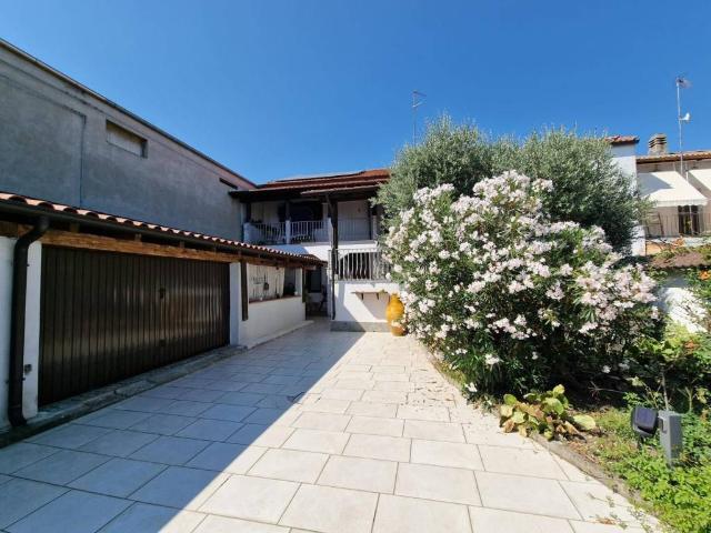 Villa Indipendente in vendita a Piemonte, Vercelli