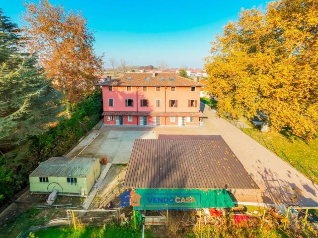 Villa Indipendente in vendita a Piemonte, Vercelli