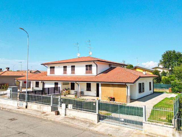 Villa Indipendente in vendita a Asola, Mantova