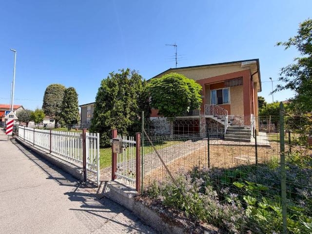 Villa Indipendente in vendita a Asola, Lombardia