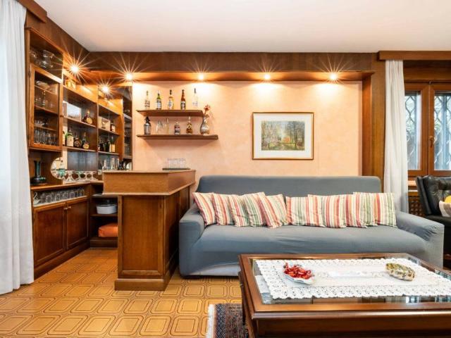 Villa Indipendente in vendita a Cascina Bazzana, Assago
