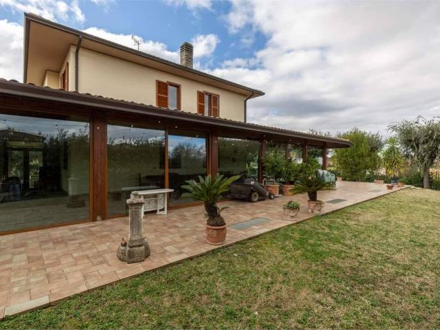 Villa Indipendente in vendita a Assisi, Umbria