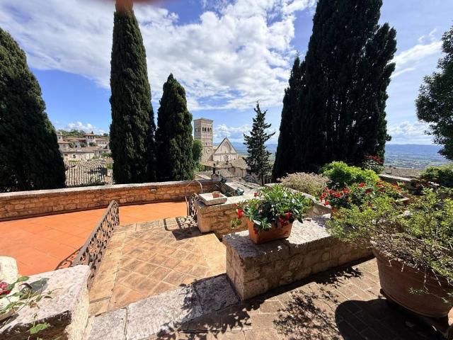 Villa Indipendente in vendita a Assisi, Umbria