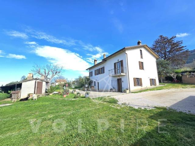 Villa Indipendente in vendita a Assisi, Umbria