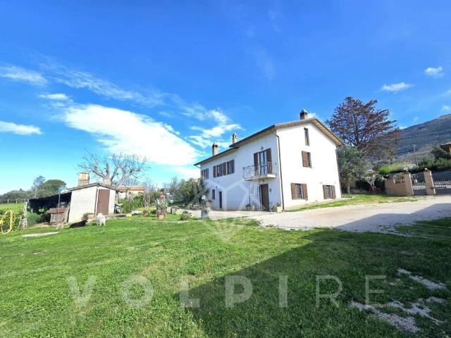 Villa Indipendente in vendita a Assisi, Umbria