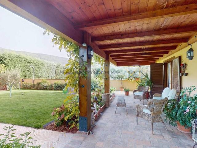 Villa Indipendente in vendita a Assisi, Umbria