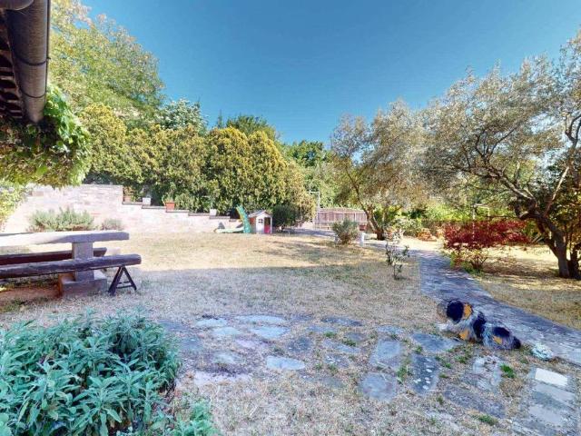 Villa Indipendente in vendita a Assisi, Umbria