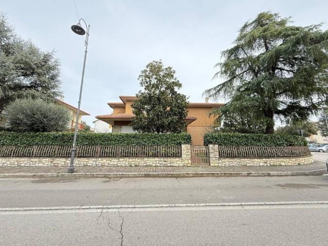 Villa Indipendente in vendita a Assisi, Umbria