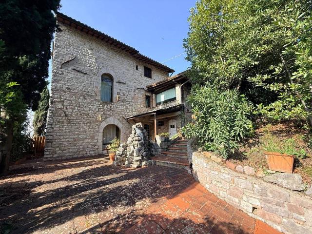 Villa Indipendente in vendita a Assisi, Umbria