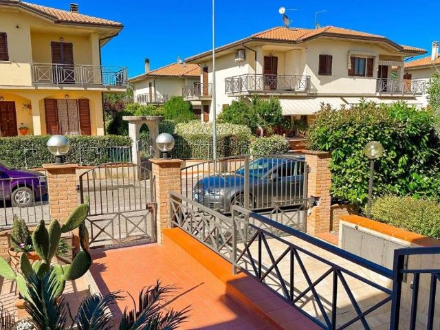 Villa Indipendente in vendita a Assisi, Umbria