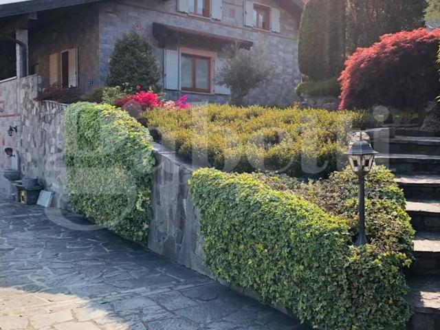 Villa Indipendente in vendita a Pagnano, Asso