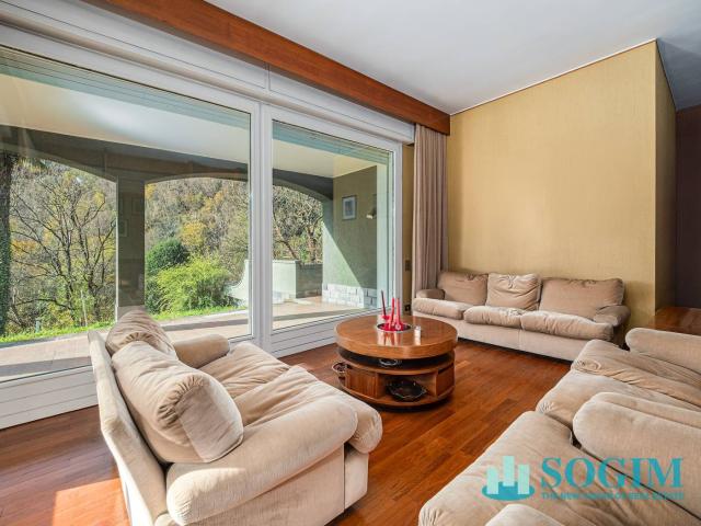 Villa Indipendente in vendita a Asso, Lombardia