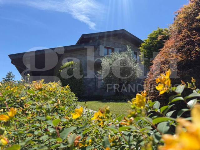 Villa Indipendente in vendita a Pagnano, Asso