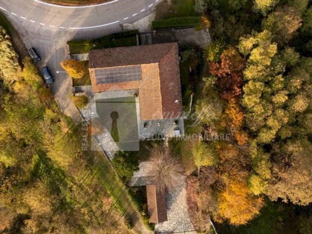 Villa Indipendente in vendita a Montemarzo, Piemonte