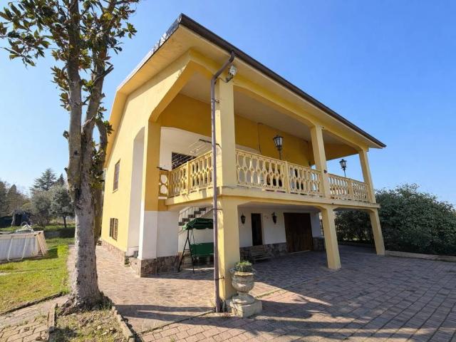 Villa Indipendente in vendita a Piemonte, Asti