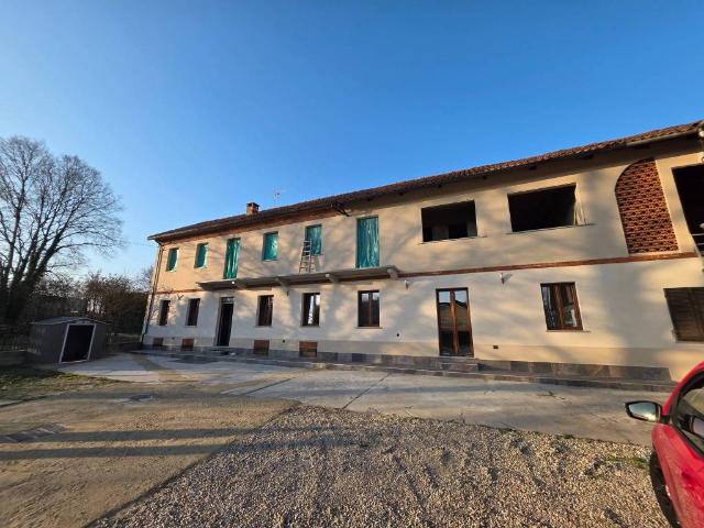 Villa Indipendente in vendita a Piemonte, Asti