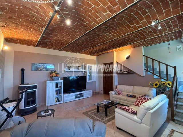 Villa Indipendente in vendita a Montemarzo, Piemonte