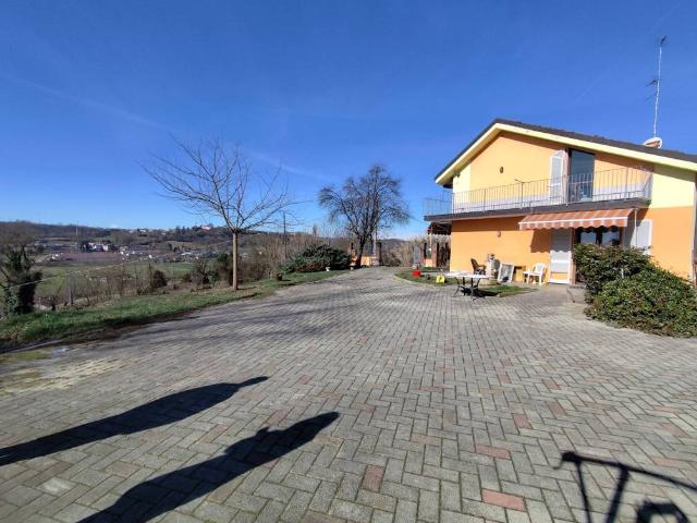 Villa Indipendente in vendita a Piemonte, Asti