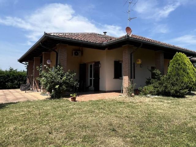 Villa Indipendente in vendita a Piemonte, Asti