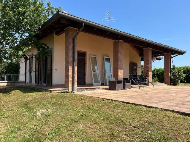 Villa Indipendente in vendita a Piemonte, Asti