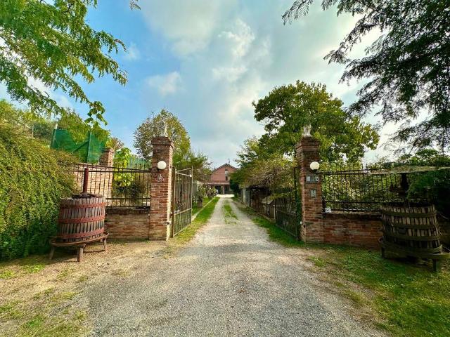 Villa Indipendente in vendita a Piemonte, Asti