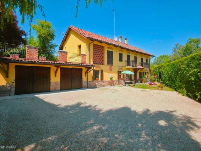 Villa Indipendente in vendita a Piemonte, Asti