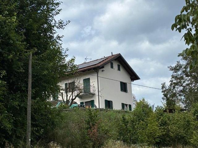 Villa Indipendente in vendita a Piemonte, Asti