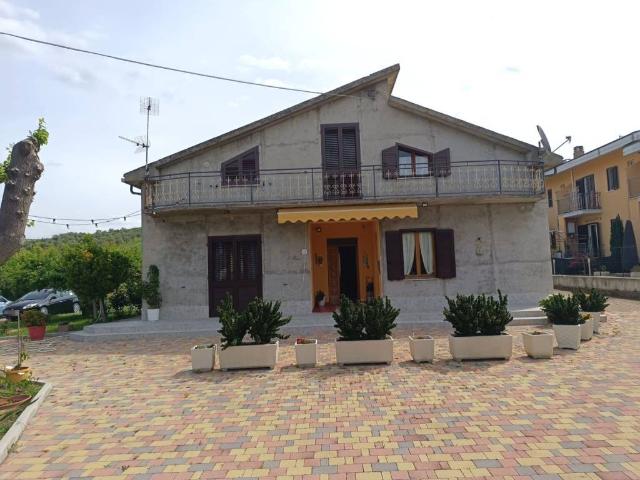 Villa Indipendente in vendita a Monte Marcone, Atessa