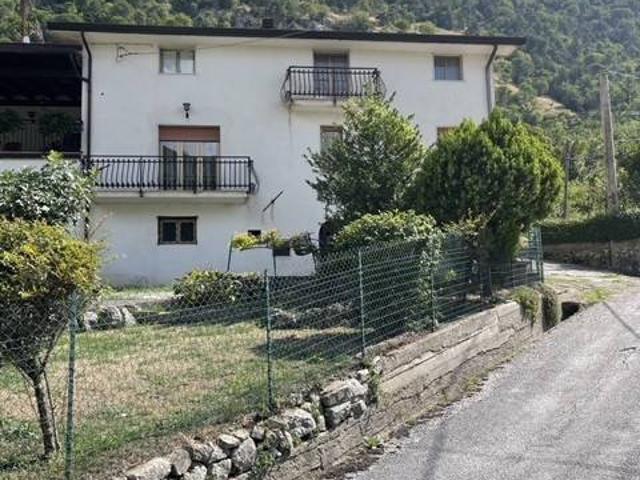 Villa Indipendente in vendita a Atina, Lazio
