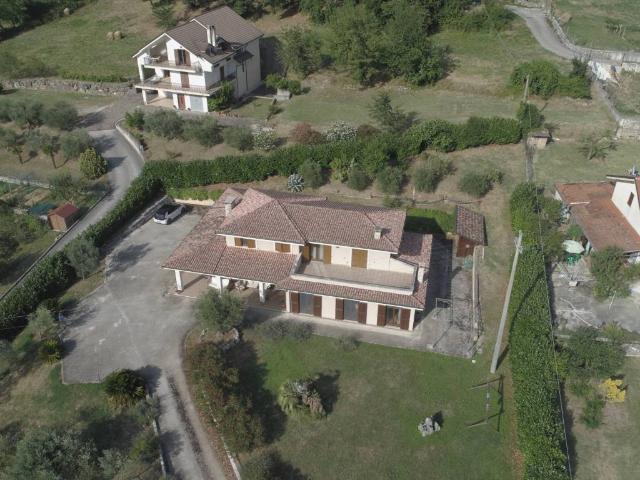 Villa Indipendente in vendita a Atina, Lazio