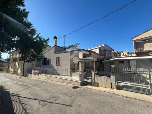 Villa Indipendente in vendita a Fontanelle, Atri